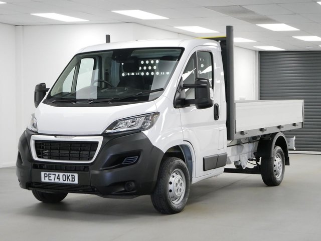 View our Peugeot Boxer 2.2 BLUEHDI 140 BHP L2 PROFESSIONAL PREMIUM PLUS + DROPSIDE