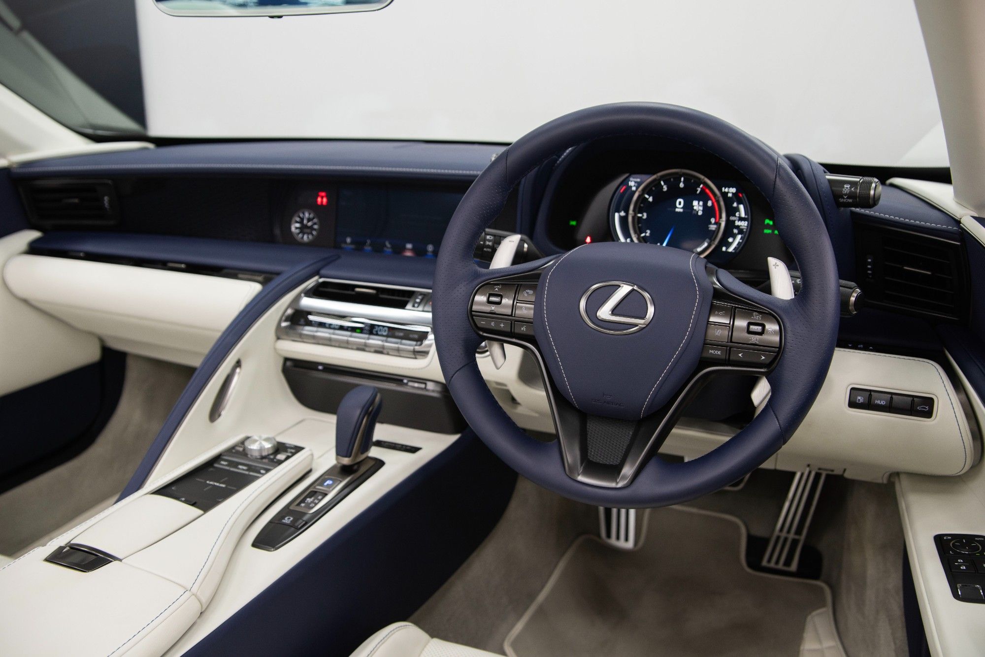 USED 2023 S LEXUS LC 5.0 500 V8 Regatta Inspiration Convertible  