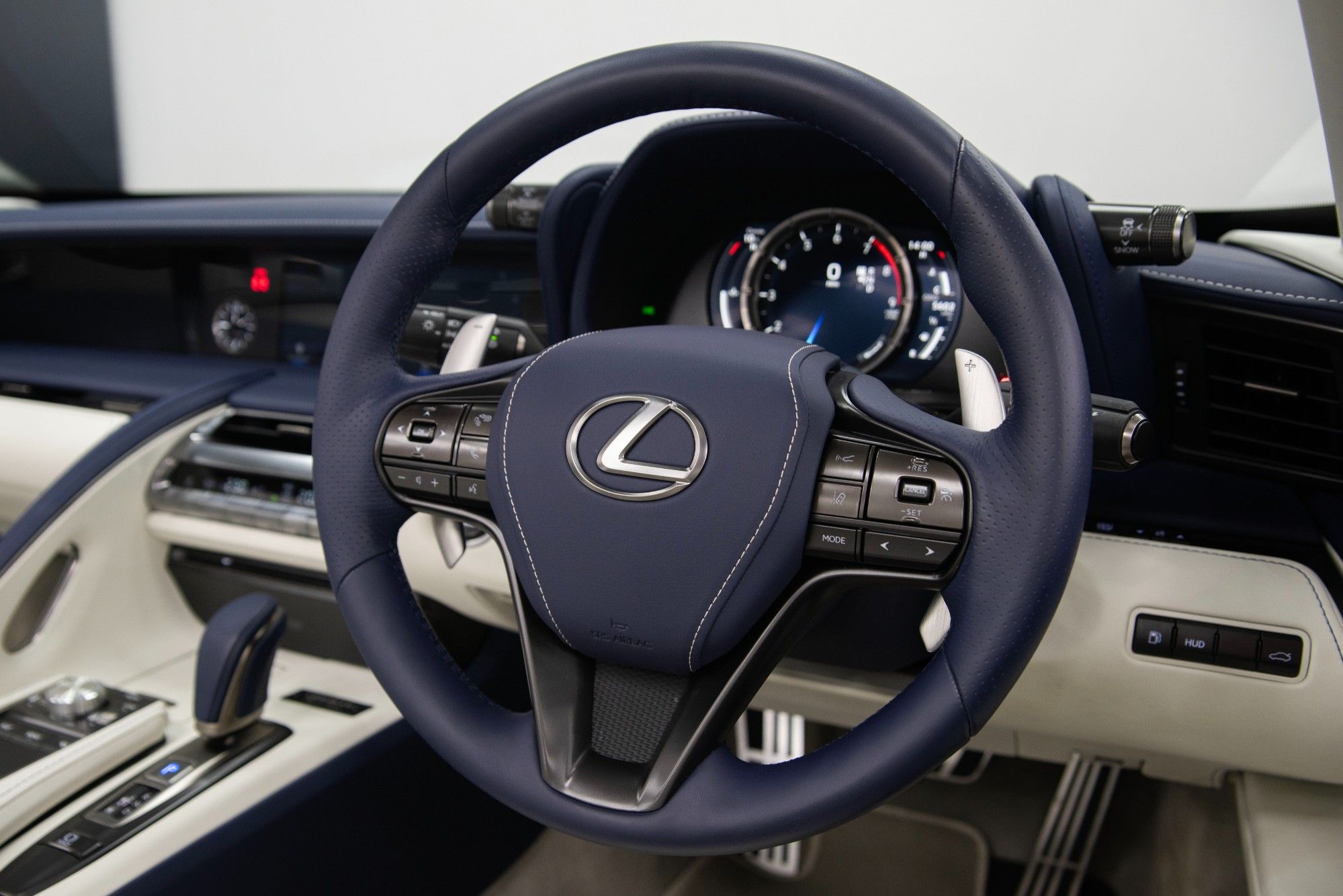USED 2023 S LEXUS LC 5.0 500 V8 Regatta Inspiration Convertible  