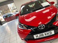 USED 2018 18 TOYOTA AYGO 1.0 VVT-i x-play Hatchback 5dr Petrol Manual Euro 6 (68 ps) RED POP / DARK / LIGHT GREY CLOTH TRIM / AIRCON / ELECTRIC FRONT WINDOWS / ELECTRIC DOOR MIRRORS / DAB FM AM TUNER / BLUETOOTH / AUX / USB / SMARTPHONE INTEGRATION LINK / REAR PARKING CAMERA / FITTED RUBBER MATS / SERVICE HISTORY