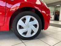 USED 2018 18 TOYOTA AYGO 1.0 VVT-i x-play Hatchback 5dr Petrol Manual Euro 6 (68 ps) RED POP / DARK / LIGHT GREY CLOTH TRIM / AIRCON / ELECTRIC FRONT WINDOWS / ELECTRIC DOOR MIRRORS / DAB FM AM TUNER / BLUETOOTH / AUX / USB / SMARTPHONE INTEGRATION LINK / REAR PARKING CAMERA / FITTED RUBBER MATS / SERVICE HISTORY