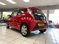 USED 2018 18 TOYOTA AYGO 1.0 VVT-i x-play Hatchback 5dr Petrol Manual Euro 6 (68 ps) RED POP / DARK / LIGHT GREY CLOTH TRIM / AIRCON / ELECTRIC FRONT WINDOWS / ELECTRIC DOOR MIRRORS / DAB FM AM TUNER / BLUETOOTH / AUX / USB / SMARTPHONE INTEGRATION LINK / REAR PARKING CAMERA / FITTED RUBBER MATS / SERVICE HISTORY