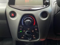 USED 2018 18 TOYOTA AYGO 1.0 VVT-i x-play Hatchback 5dr Petrol Manual Euro 6 (68 ps) RED POP / DARK / LIGHT GREY CLOTH TRIM / AIRCON / ELECTRIC FRONT WINDOWS / ELECTRIC DOOR MIRRORS / DAB FM AM TUNER / BLUETOOTH / AUX / USB / SMARTPHONE INTEGRATION LINK / REAR PARKING CAMERA / FITTED RUBBER MATS / SERVICE HISTORY
