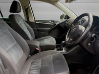 USED 2012 62 VOLKSWAGEN TIGUAN 2.0 TDI BlueMotion Tech SE SUV 5dr Diesel DSG 4WD Euro 5 (s/s) (140 ps) BLUETOOTH DAB DRIVES SUPERB