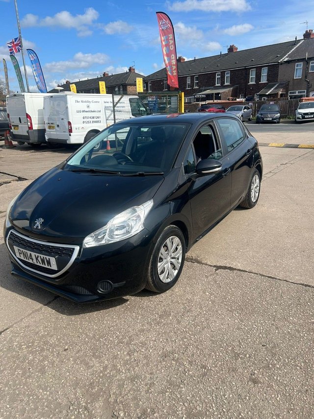 View our PEUGEOT 208
