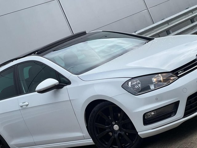 View our VOLKSWAGEN GOLF
