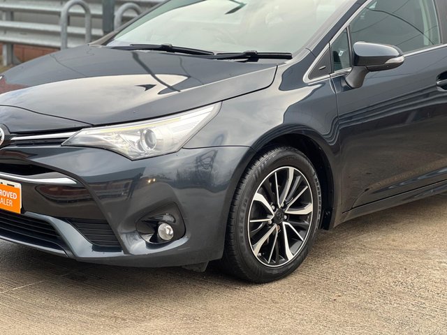 View our TOYOTA AVENSIS