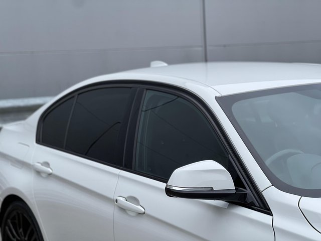 View our BMW 3 SERIES