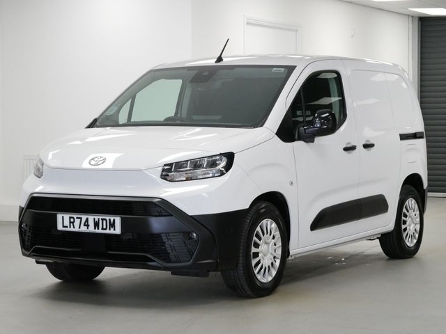 View our Toyota Proace City E 100 KW 50 KWH L1 SWB ICON AUTOMATIC ( NEW SHAPE )