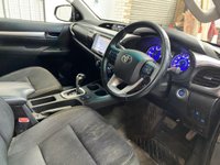 USED 2020 20 TOYOTA HI-LUX DOUBLE CAB 2.4 D-4D Invincible 150ps Auto (MY2016-2020) 
