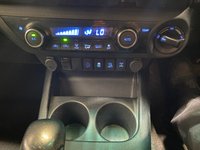USED 2020 20 TOYOTA HI-LUX DOUBLE CAB 2.4 D-4D Invincible 150ps Auto (MY2016-2020) 