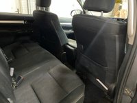 USED 2020 20 TOYOTA HI-LUX DOUBLE CAB 2.4 D-4D Invincible 150ps Auto (MY2016-2020) 