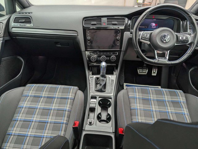 USED 2018 18 VOLKSWAGEN GOLF 1.4 Golf GTE Semi-Auto 5dr CLICK & COLLECT/ HOME DELIVERY