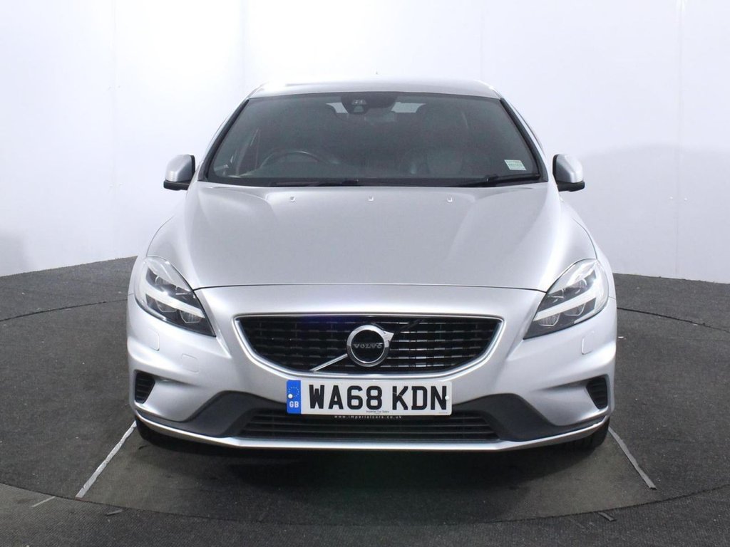 USED 2018 68 VOLVO V40 1.5 T3 GPF R-Design Pro Hatchback 5dr Petrol Auto Euro 6 (s/s) (152 ps) 