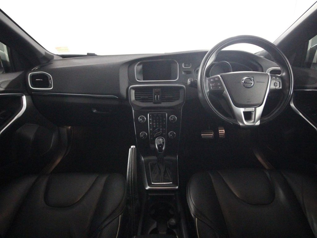 USED 2018 68 VOLVO V40 1.5 T3 GPF R-Design Pro Hatchback 5dr Petrol Auto Euro 6 (s/s) (152 ps) 