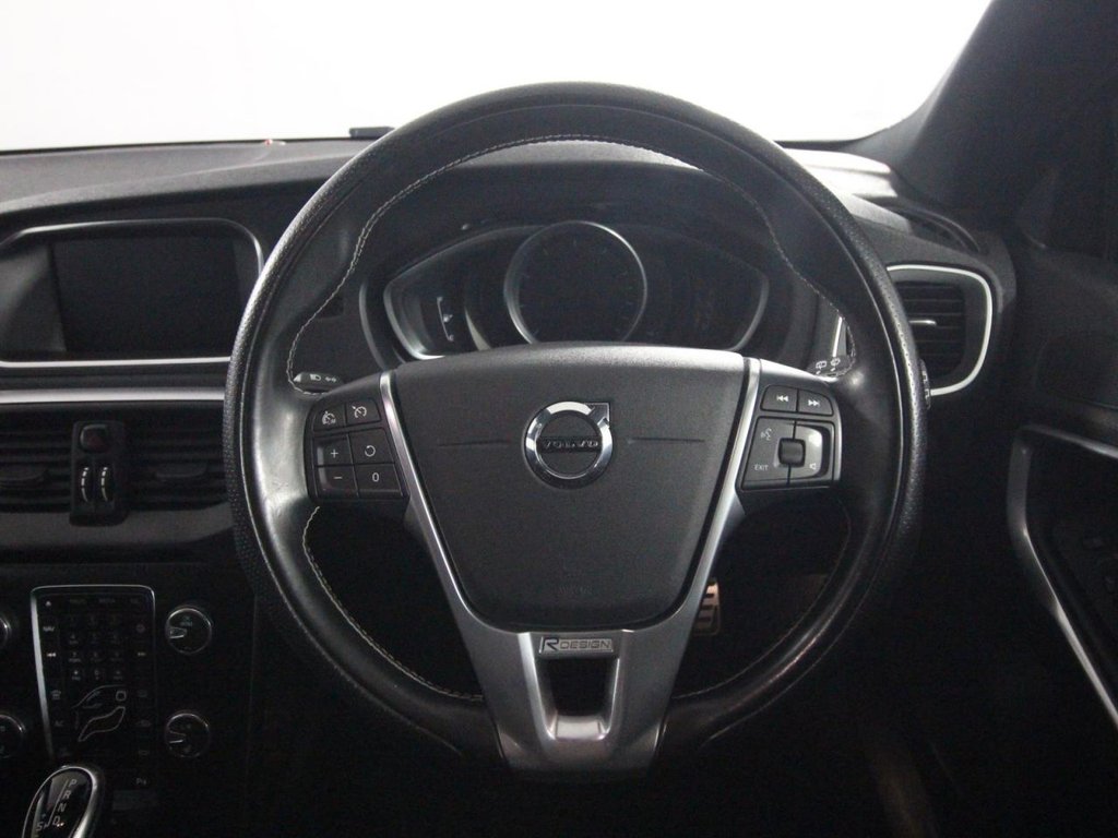 USED 2018 68 VOLVO V40 1.5 T3 GPF R-Design Pro Hatchback 5dr Petrol Auto Euro 6 (s/s) (152 ps) 