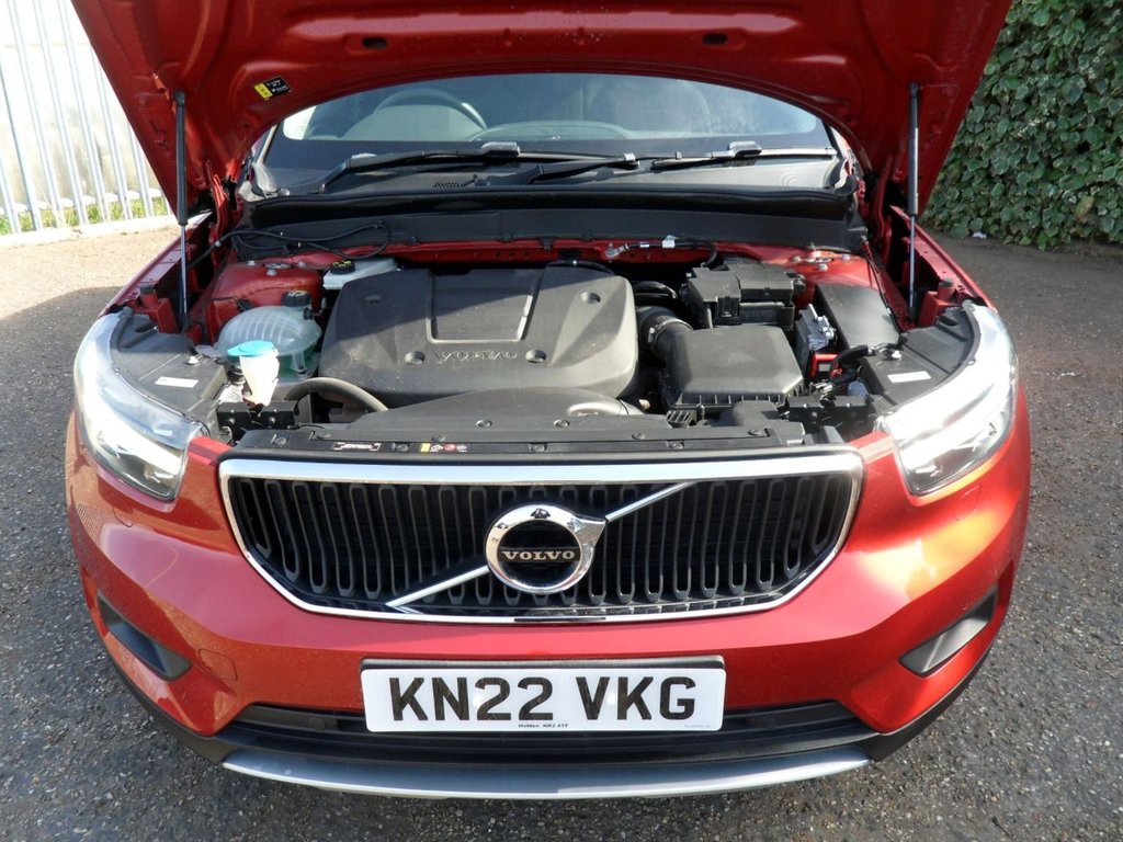 USED 2022 22 VOLVO XC40 1.5 T3 Momentum SUV 5dr Petrol Manual Euro 6 (s/s) (163 ps) 1.5T3 Momentum Edition