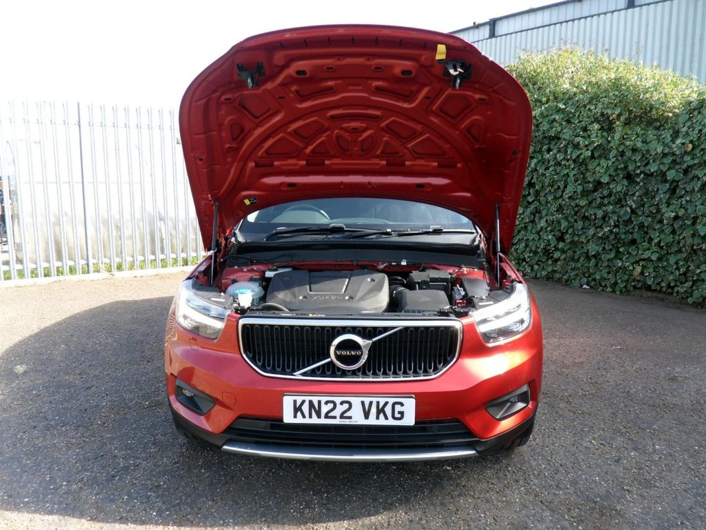 USED 2022 22 VOLVO XC40 1.5 T3 Momentum SUV 5dr Petrol Manual Euro 6 (s/s) (163 ps) 1.5T3 Momentum Edition