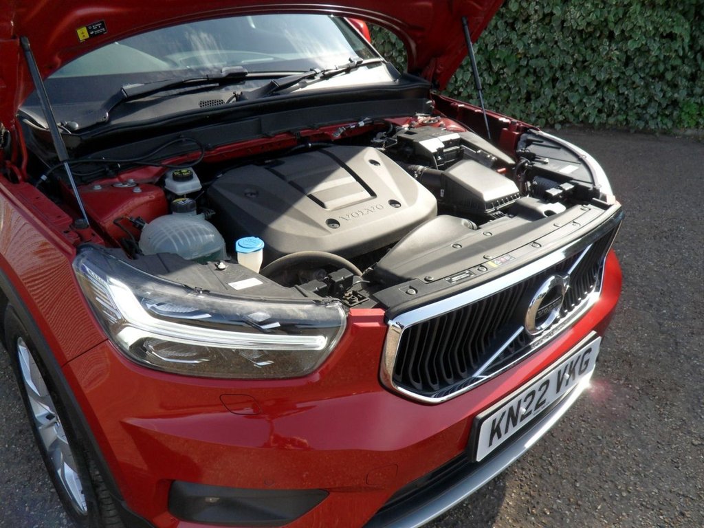 USED 2022 22 VOLVO XC40 1.5 T3 Momentum SUV 5dr Petrol Manual Euro 6 (s/s) (163 ps) 1.5T3 Momentum Edition