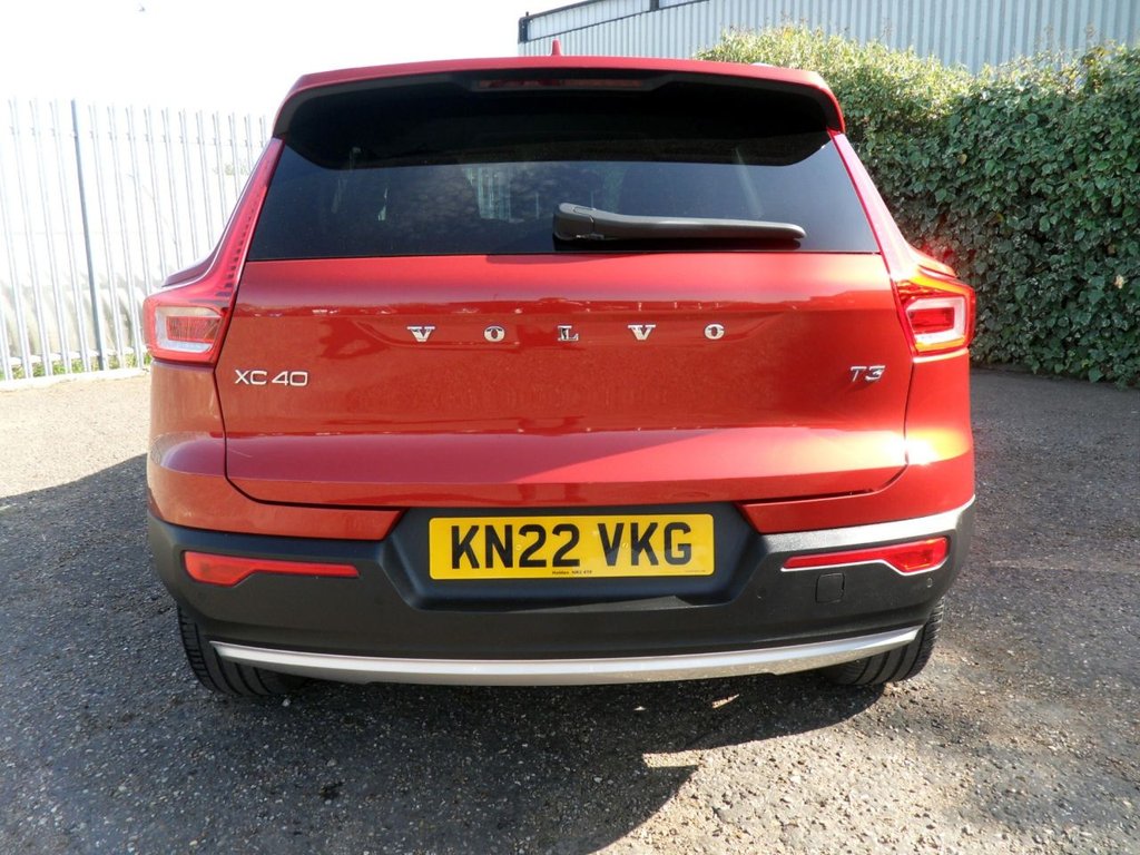 USED 2022 22 VOLVO XC40 1.5 T3 Momentum SUV 5dr Petrol Manual Euro 6 (s/s) (163 ps) 1.5T3 Momentum Edition