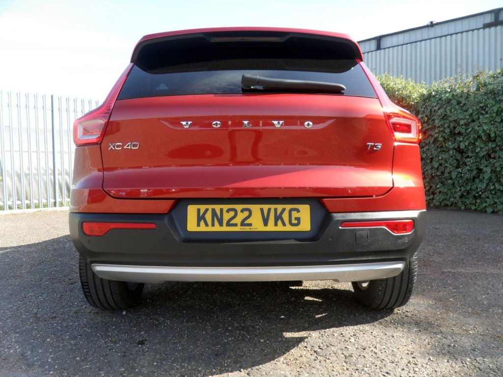USED 2022 22 VOLVO XC40 1.5 T3 Momentum SUV 5dr Petrol Manual Euro 6 (s/s) (163 ps) 1.5T3 Momentum Edition