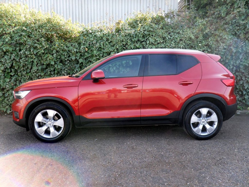 USED 2022 22 VOLVO XC40 1.5 T3 Momentum SUV 5dr Petrol Manual Euro 6 (s/s) (163 ps) 1.5T3 Momentum Edition