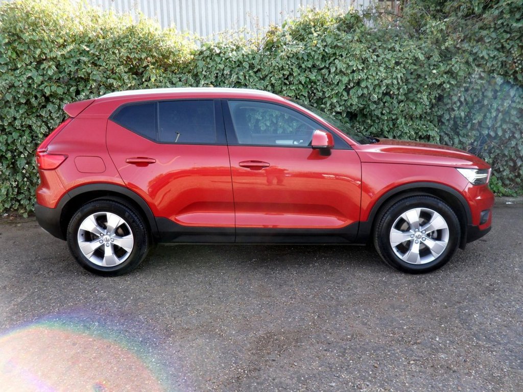USED 2022 22 VOLVO XC40 1.5 T3 Momentum SUV 5dr Petrol Manual Euro 6 (s/s) (163 ps) 1.5T3 Momentum Edition