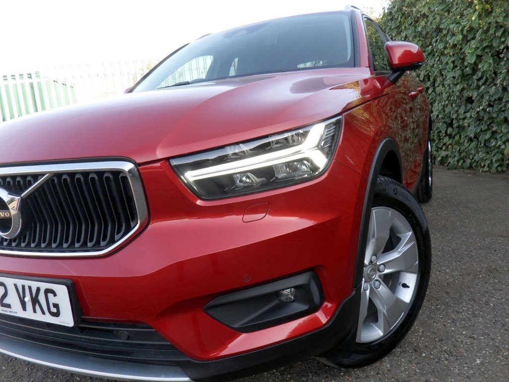 USED 2022 22 VOLVO XC40 1.5 T3 Momentum SUV 5dr Petrol Manual Euro 6 (s/s) (163 ps) 1.5T3 Momentum Edition