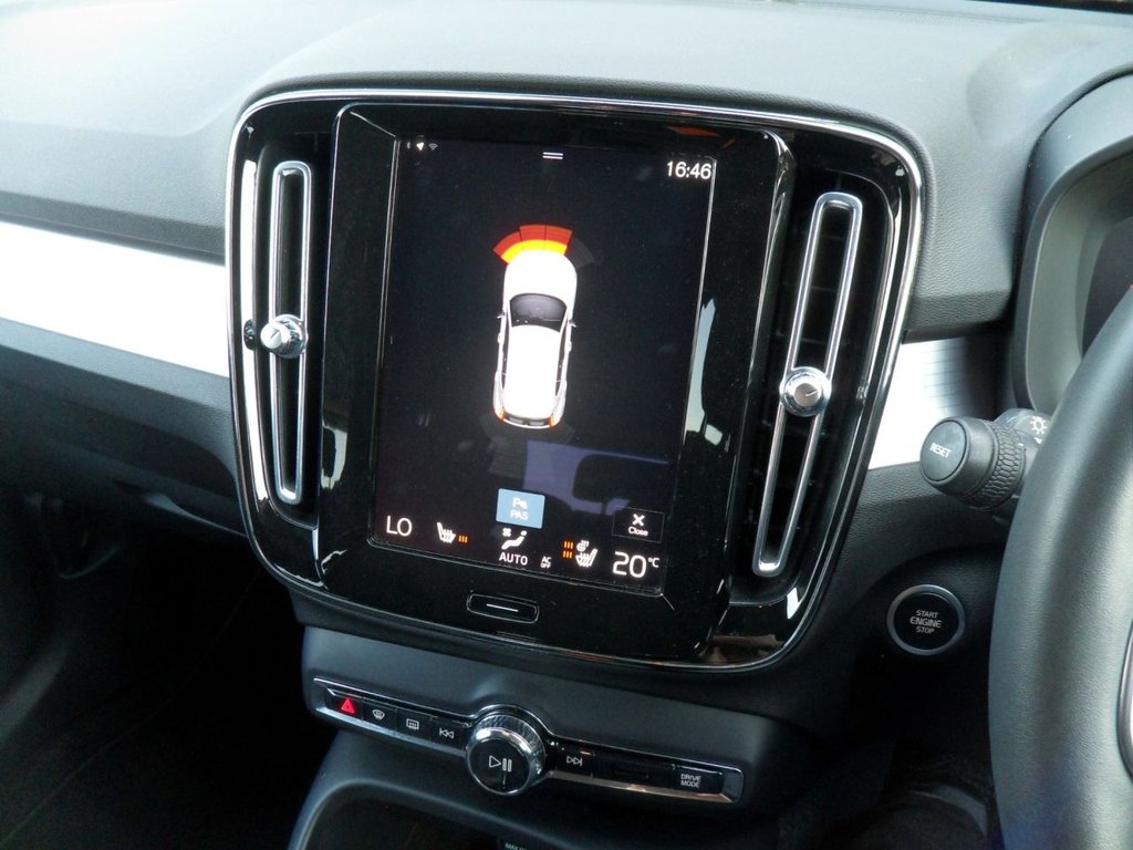 USED 2022 22 VOLVO XC40 1.5 T3 Momentum SUV 5dr Petrol Manual Euro 6 (s/s) (163 ps) 1.5T3 Momentum Edition
