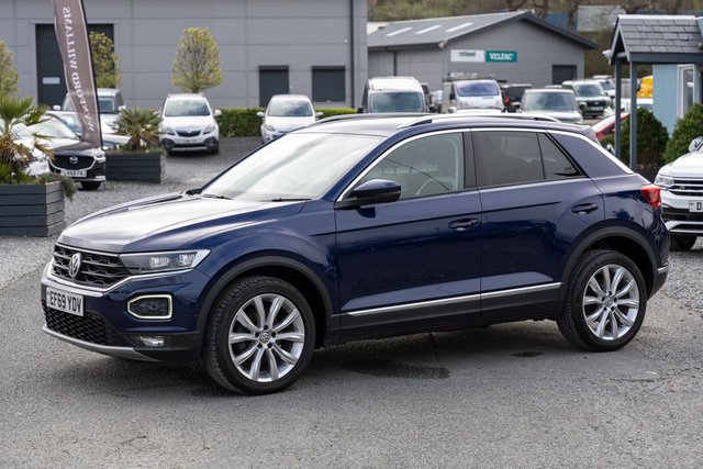View our VOLKSWAGEN T-ROC