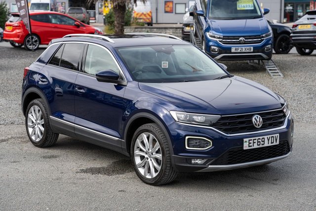 View our VOLKSWAGEN T-ROC
