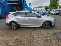 USED 2016 16 VOLVO V40 CROSS COUNTRY 2.0 D4 Nav Plus Hatchback 5dr Diesel Auto Euro 6 (s/s) (190 ps) &pound;35 ROAD TAX. ULEZ COMPLIANT. SAT NAV.