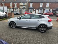 USED 2016 16 VOLVO V40 CROSS COUNTRY 2.0 D4 Nav Plus Hatchback 5dr Diesel Auto Euro 6 (s/s) (190 ps) &pound;35 ROAD TAX. ULEZ COMPLIANT. SAT NAV.