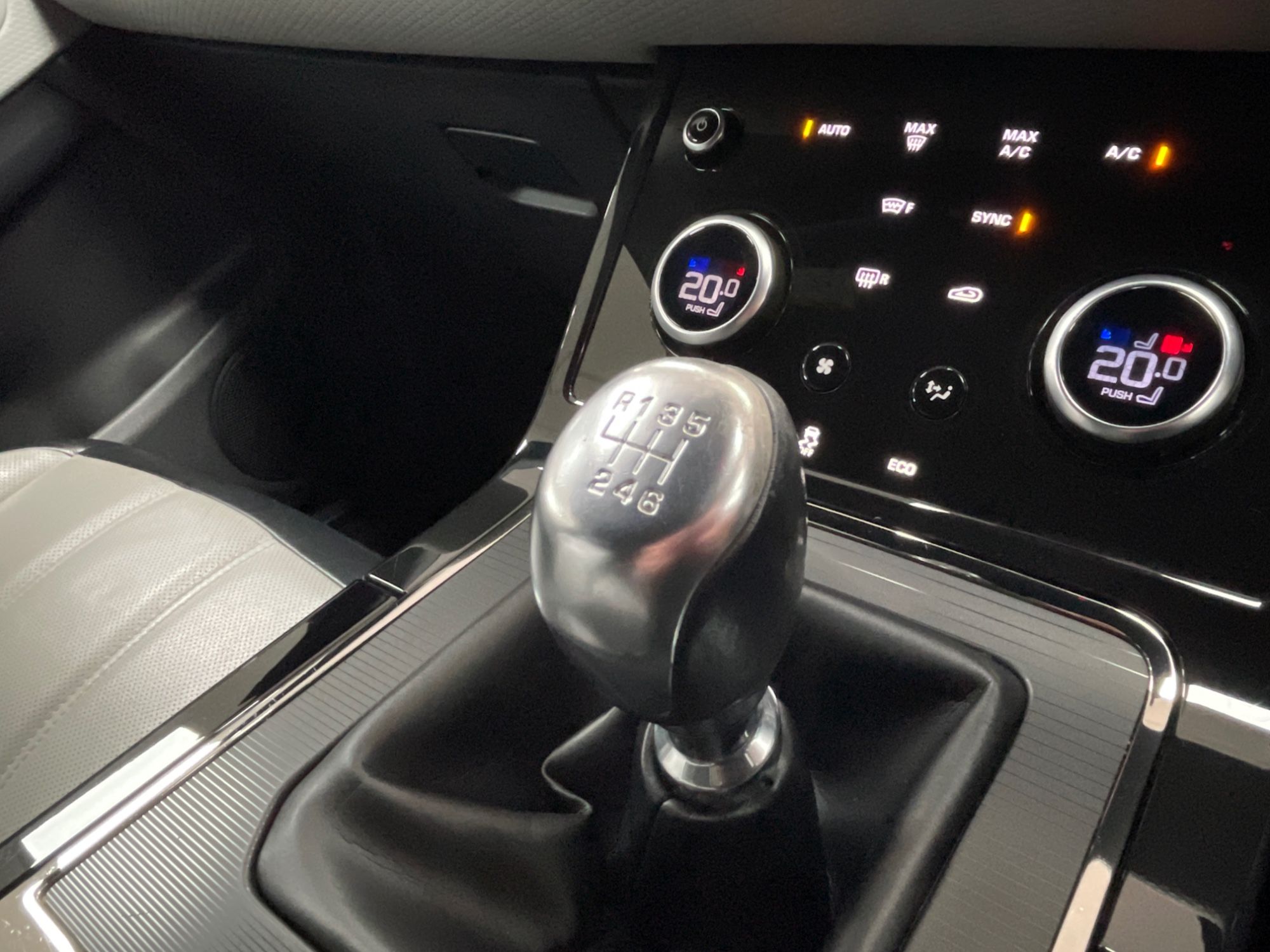 USED 2020 20 LAND ROVER RANGE ROVER EVOQUE 2.0 D150 R-Dynamic S SUV 5dr Diesel Manual FWD Euro 6 (s/s) (150 ps) 