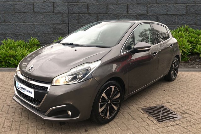 View our PEUGEOT 208