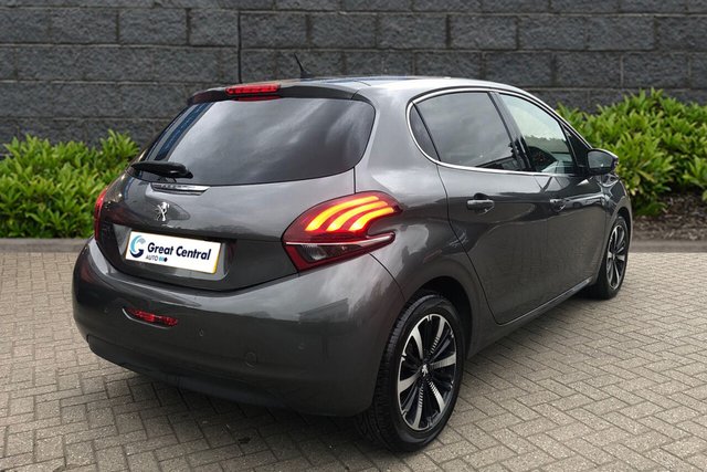View our PEUGEOT 208