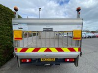 USED 2023 23 IVECO DAILY 35S14 BUSINESS 2.3 HDI 140BHP SRW LWB DROPSIDE WITH TAILIFT Higher Specification Business Model with Air Con, Cruise Control, Rear Camera, Fitted With LWB Dropside Body with Mesh Style Taiift, Safety Rails, Strobe Lighting, Work Lights, Roof Beacon & Tow Pack! Ideal For Traffic Management Or Small Plant Transportation!