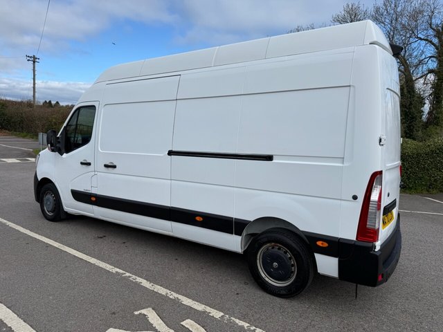 View our RENAULT MASTER
