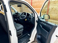 USED 2019 69 VOLKSWAGEN TRANSPORTER SHUTTLE 2.0 TDI SE Minibus Double Cab 5dr Diesel DSG FWD LWB Euro 6 (s/s) (150 ps) 