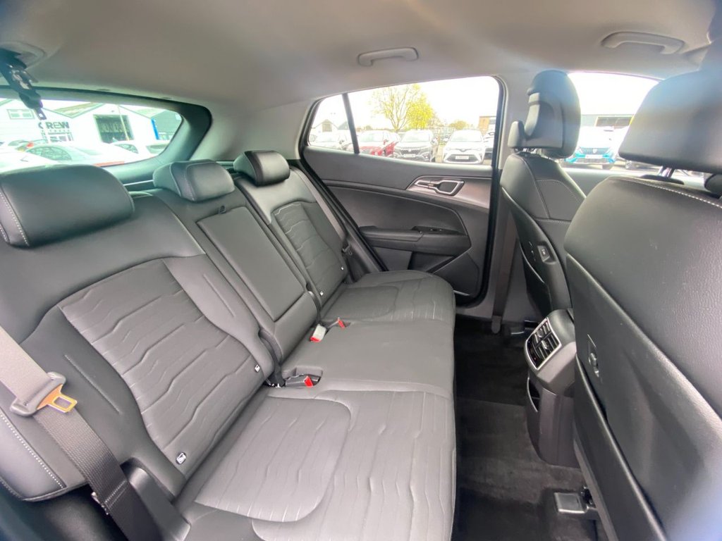 USED 2025 75 KIA SPORTAGE 1.6 h T-GDi 3 SUV 5dr Petrol Hybrid Auto Euro 6 (s/s) (207 bhp) CARPLAY+CAMERA+SAT NAV+CRUISE