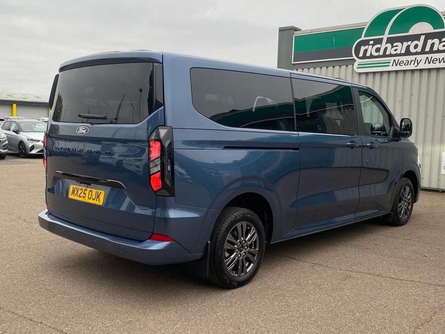 View our FORD TOURNEO CUSTOM