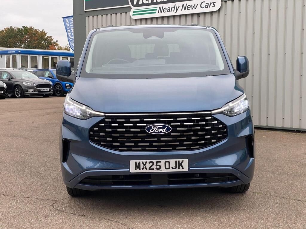 USED 2025 25 FORD TOURNEO CUSTOM 2.0 320 EcoBlue Titanium Luxe Minibus Double Cab 5dr Diesel Manual L2 Euro 6 (s/s) (150 ps) BIG SAVING FROM NEW +3000 MILES
