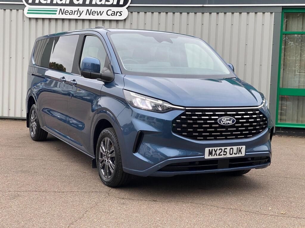 USED 2025 25 FORD TOURNEO CUSTOM 2.0 320 EcoBlue Titanium Luxe Minibus Double Cab 5dr Diesel Manual L2 Euro 6 (s/s) (150 ps) BIG SAVING FROM NEW +3000 MILES