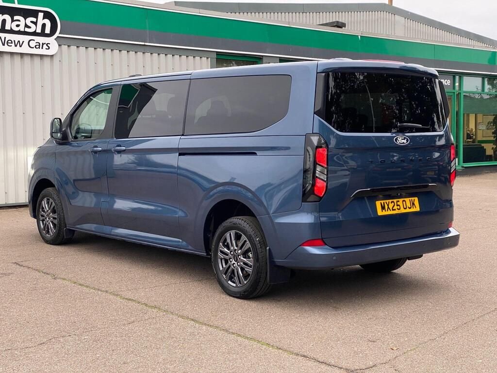 USED 2025 25 FORD TOURNEO CUSTOM 2.0 320 EcoBlue Titanium Luxe Minibus Double Cab 5dr Diesel Manual L2 Euro 6 (s/s) (150 ps) BIG SAVING FROM NEW +3000 MILES
