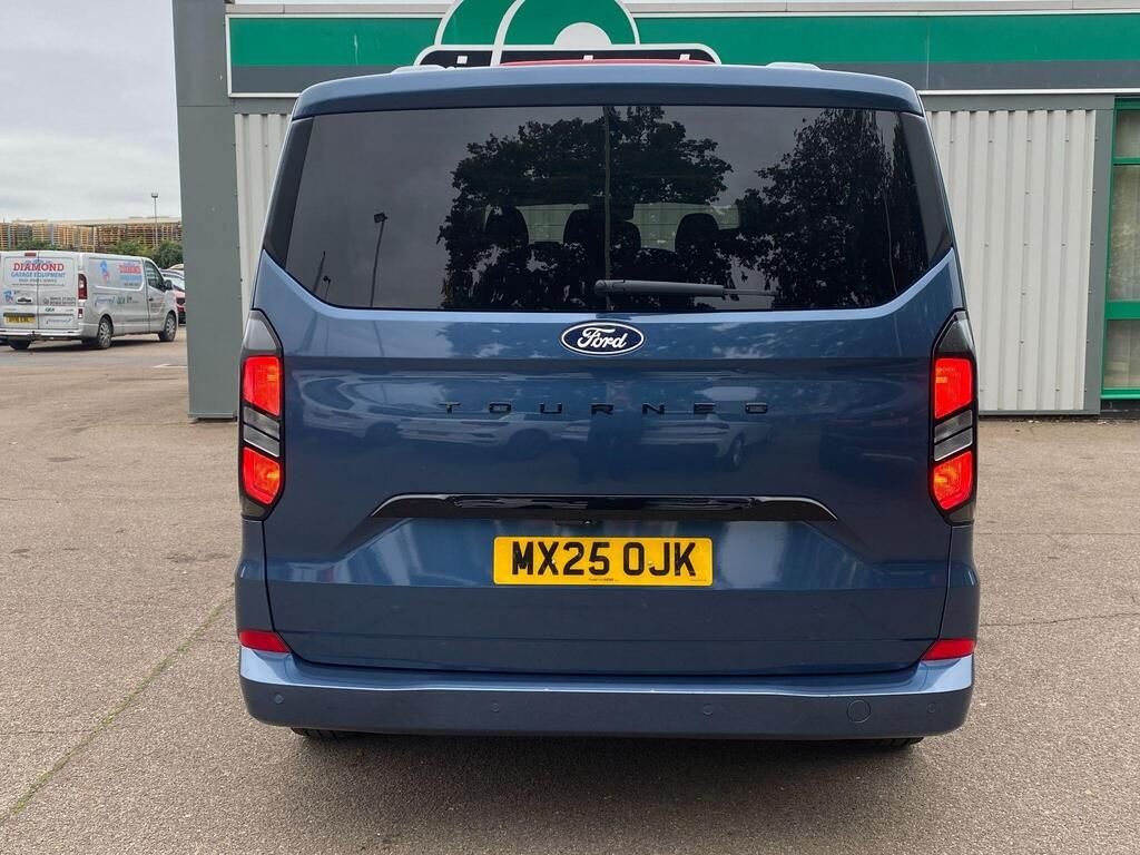 USED 2025 25 FORD TOURNEO CUSTOM 2.0 320 EcoBlue Titanium Luxe Minibus Double Cab 5dr Diesel Manual L2 Euro 6 (s/s) (150 ps) BIG SAVING FROM NEW +3000 MILES