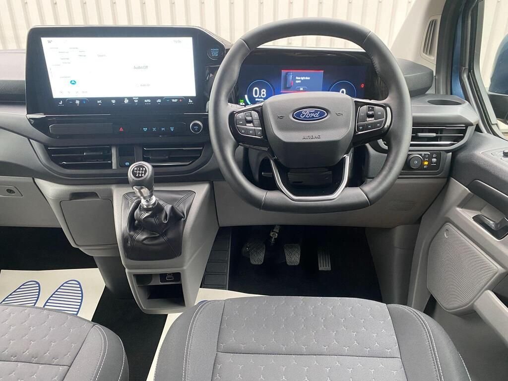 USED 2025 25 FORD TOURNEO CUSTOM 2.0 320 EcoBlue Titanium Luxe Minibus Double Cab 5dr Diesel Manual L2 Euro 6 (s/s) (150 ps) BIG SAVING FROM NEW +3000 MILES