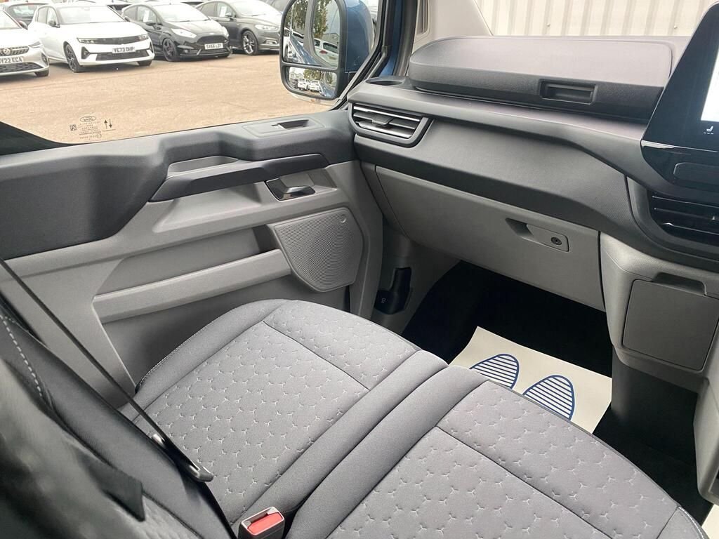 USED 2025 25 FORD TOURNEO CUSTOM 2.0 320 EcoBlue Titanium Luxe Minibus Double Cab 5dr Diesel Manual L2 Euro 6 (s/s) (150 ps) BIG SAVING FROM NEW +3000 MILES