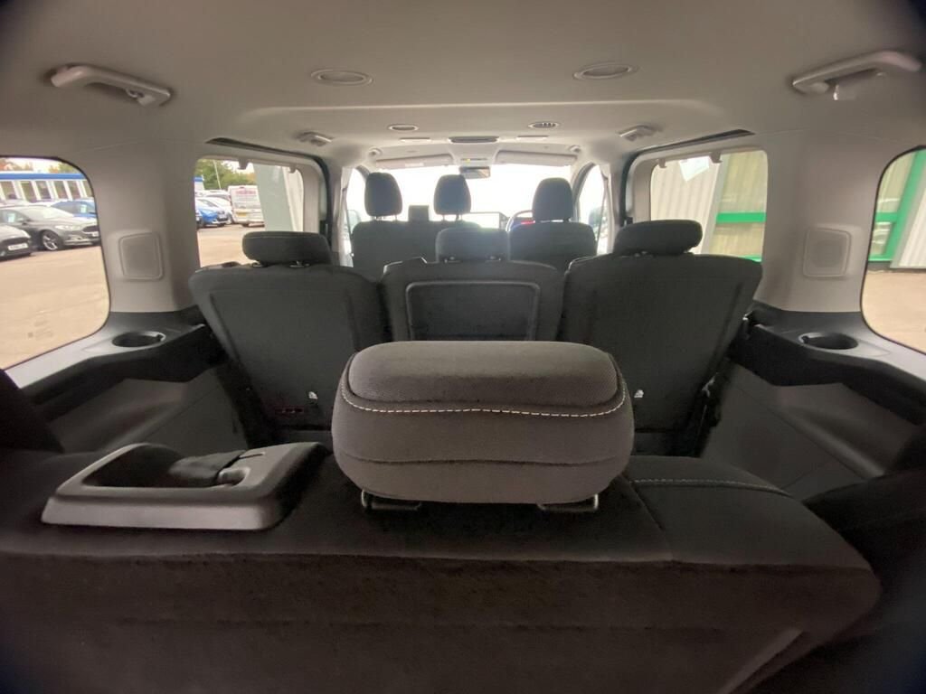 USED 2025 25 FORD TOURNEO CUSTOM 2.0 320 EcoBlue Titanium Luxe Minibus Double Cab 5dr Diesel Manual L2 Euro 6 (s/s) (150 ps) BIG SAVING FROM NEW +3000 MILES