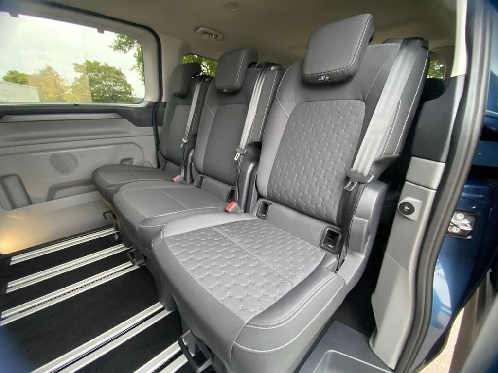 USED 2025 25 FORD TOURNEO CUSTOM 2.0 320 EcoBlue Titanium Luxe Minibus Double Cab 5dr Diesel Manual L2 Euro 6 (s/s) (150 ps) BIG SAVING FROM NEW +3000 MILES