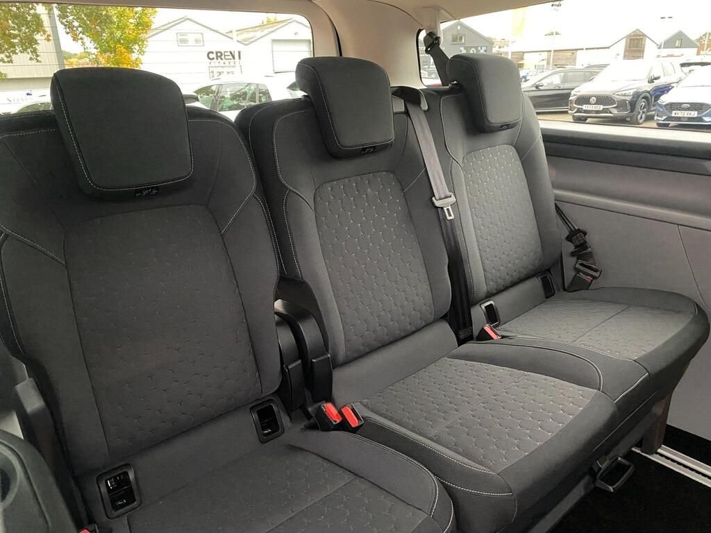 USED 2025 25 FORD TOURNEO CUSTOM 2.0 320 EcoBlue Titanium Luxe Minibus Double Cab 5dr Diesel Manual L2 Euro 6 (s/s) (150 ps) BIG SAVING FROM NEW +3000 MILES